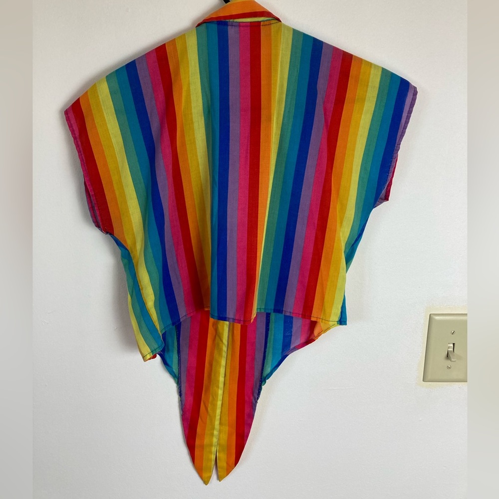 Vintage Rainbow Cropped Button-up Top - Picture 3 of 7